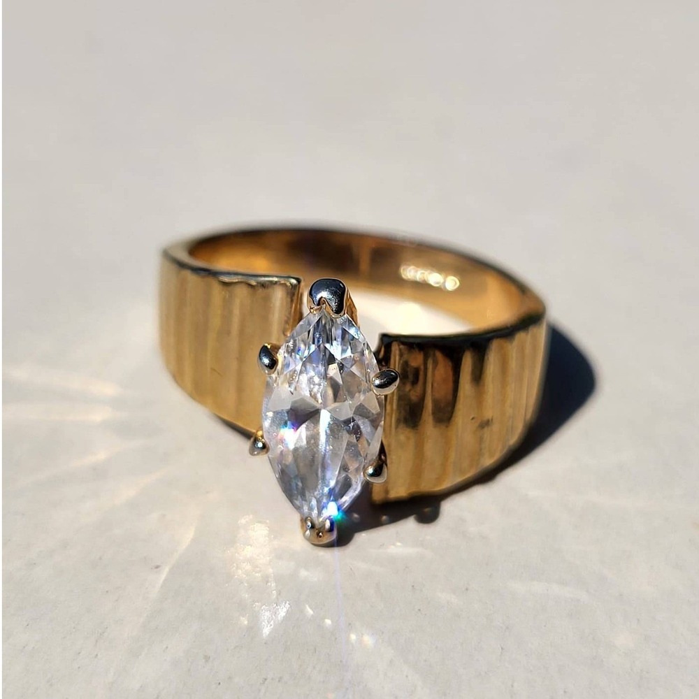 Vintage Roman Gold Tone Ring S 9 Marquise Crystal Ribbed Bypass Band